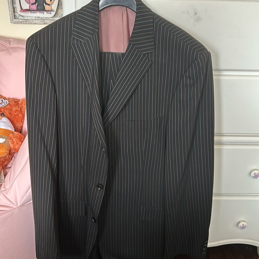 Hugo Boss Suit size 46